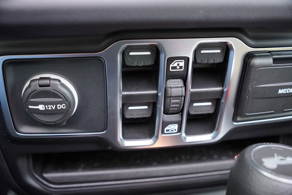 Certified 2025 Jeep Wrangler Unlimited Sahara w/ Safety Group image 30