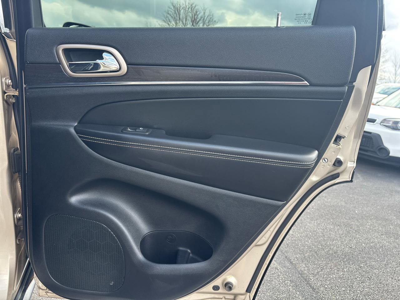 Used 2014 Jeep Grand Cherokee Limited w/ Luxury Group II AWD/4WD image 20