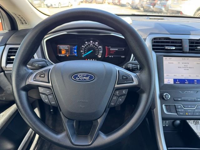 Used 2020 Ford Fusion SE FWD image 17