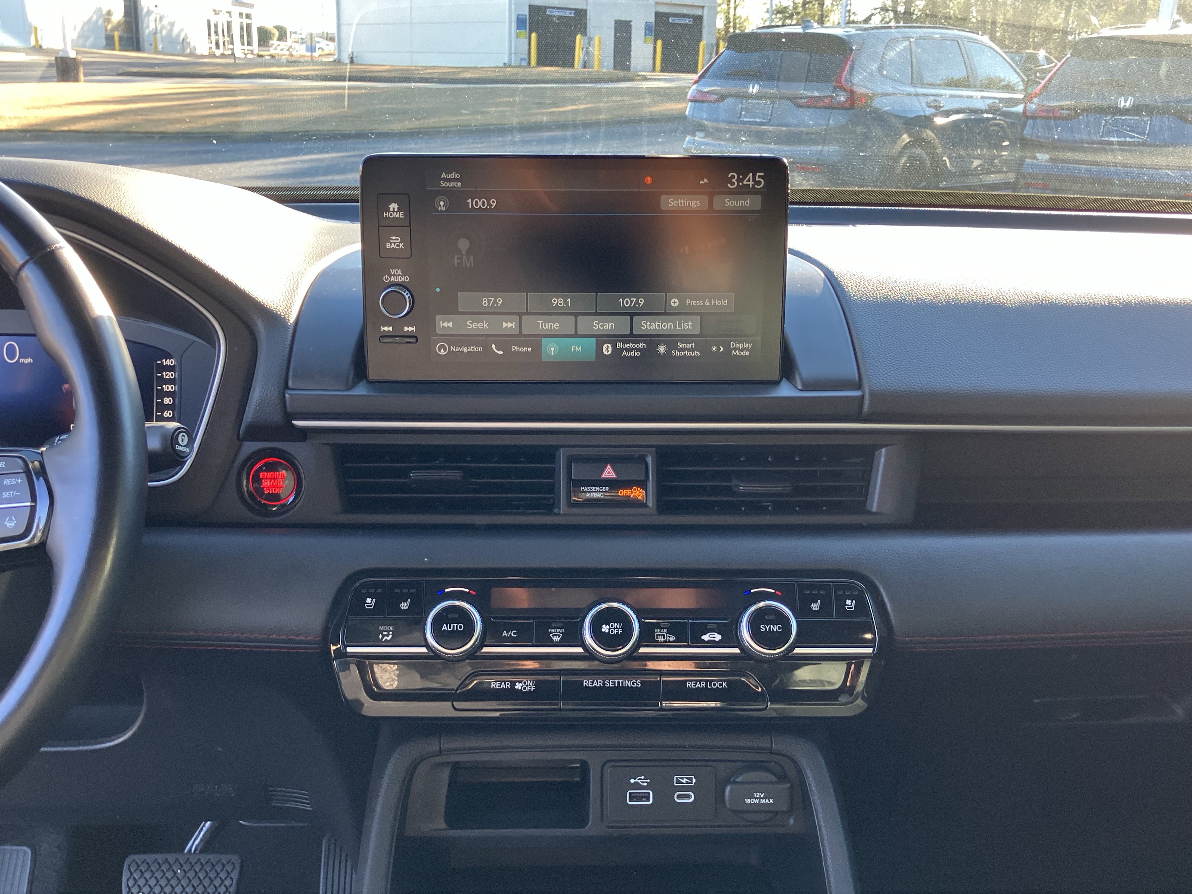 Certified 2025 Honda Pilot Black Edition image 25