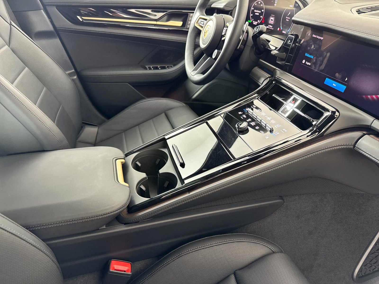 Certified 2025 Porsche Panamera RWD image 15