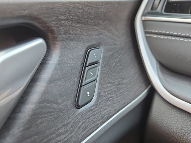 New 2025 Jeep Grand Cherokee Limited w/ Luxury Tech Group II image 31