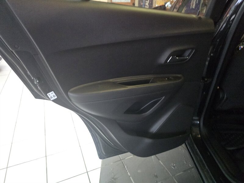 Used 2015 Chevrolet Trax LS FWD image 10