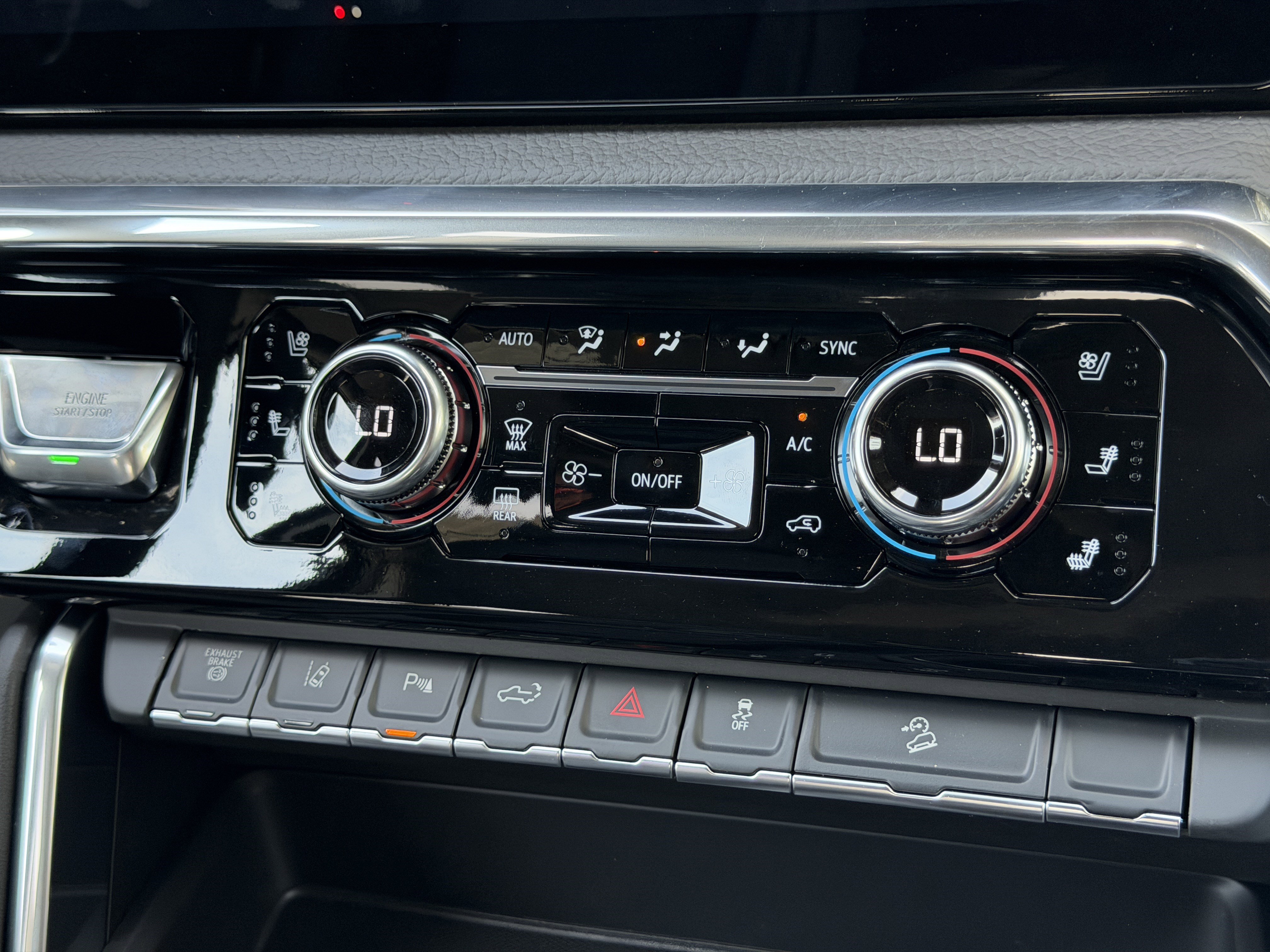 New 2026 GMC Sierra 2500 Denali w/ Denali Reserve Package image 32