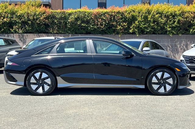 Certified 2024 Hyundai Ioniq 6 Limited RWD image 3