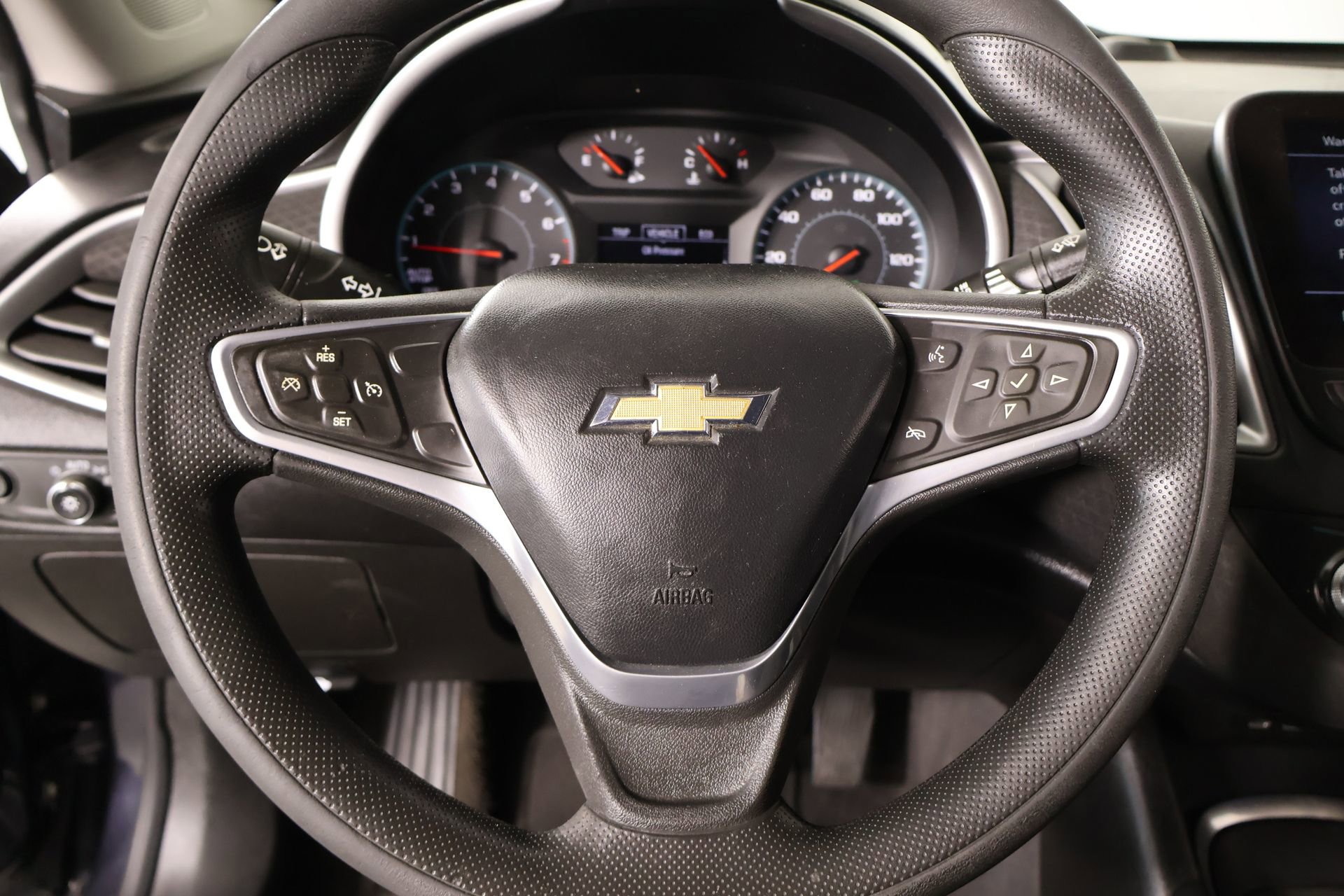 Used 2022 Chevrolet Malibu LT FWD image 3