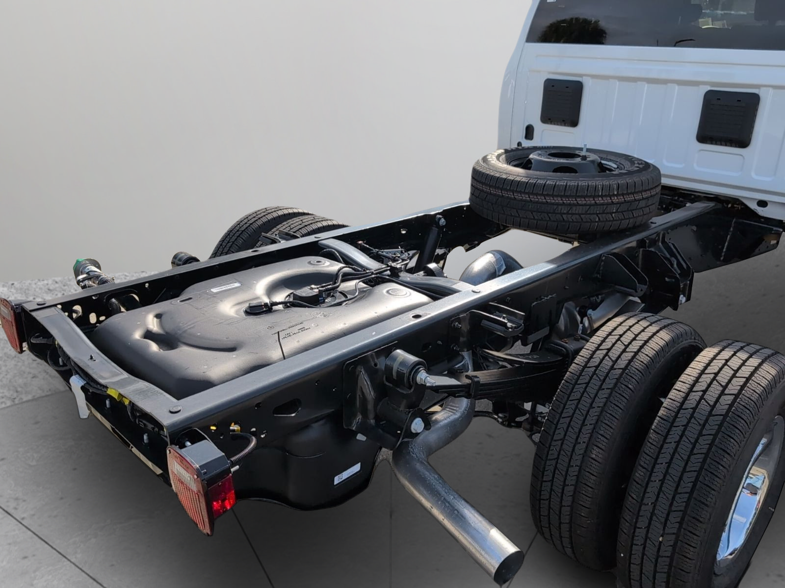 New 2026 RAM 3500 Tradesman w/ Chrome Appearance Group A AWD/4WD image 32