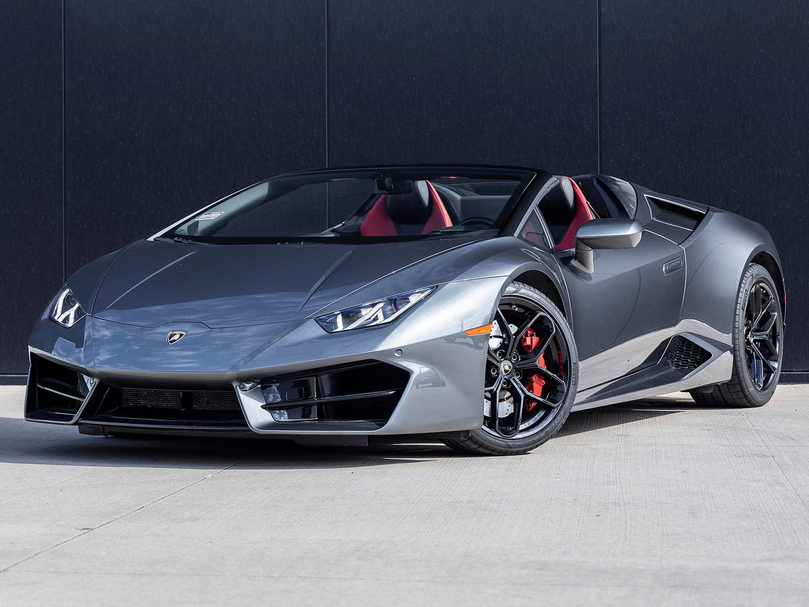 Used 2019 Lamborghini Huracan LP 580-2 image 1