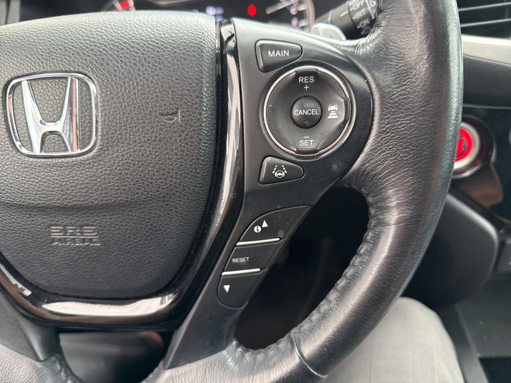 Used 2018 Honda Pilot Touring image 15