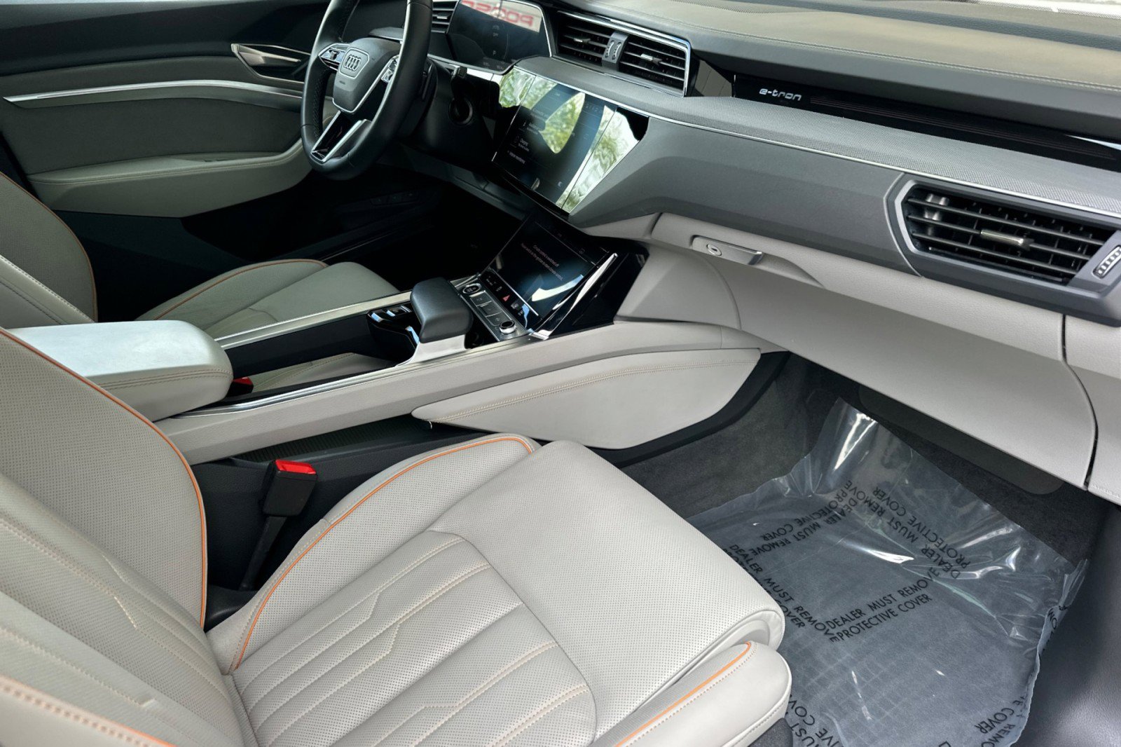 Used 2024 Audi Q8 e-tron Prestige w/ Prestige Package image 16