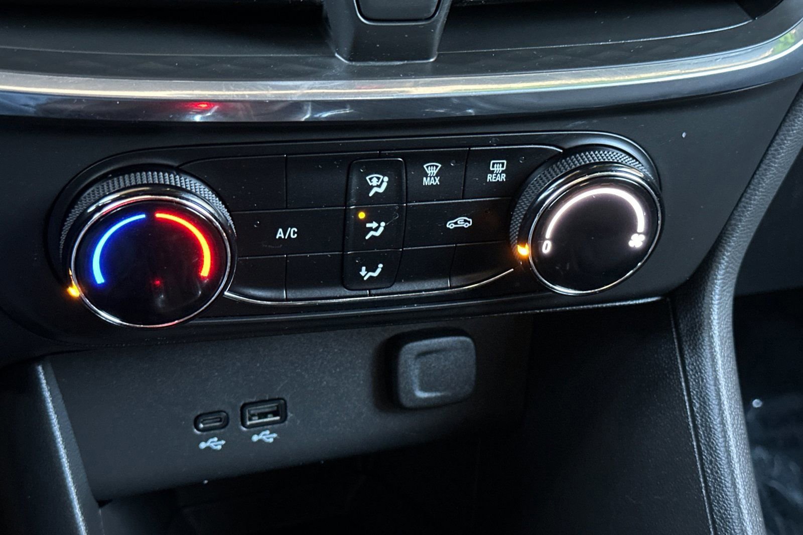 Certified 2025 Buick Encore GX Preferred image 20