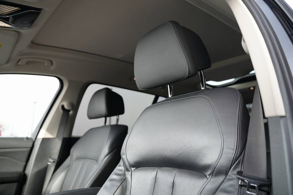 Used 2020 BMW X7 xDrive40i w/ Luxury Seating Package image 22