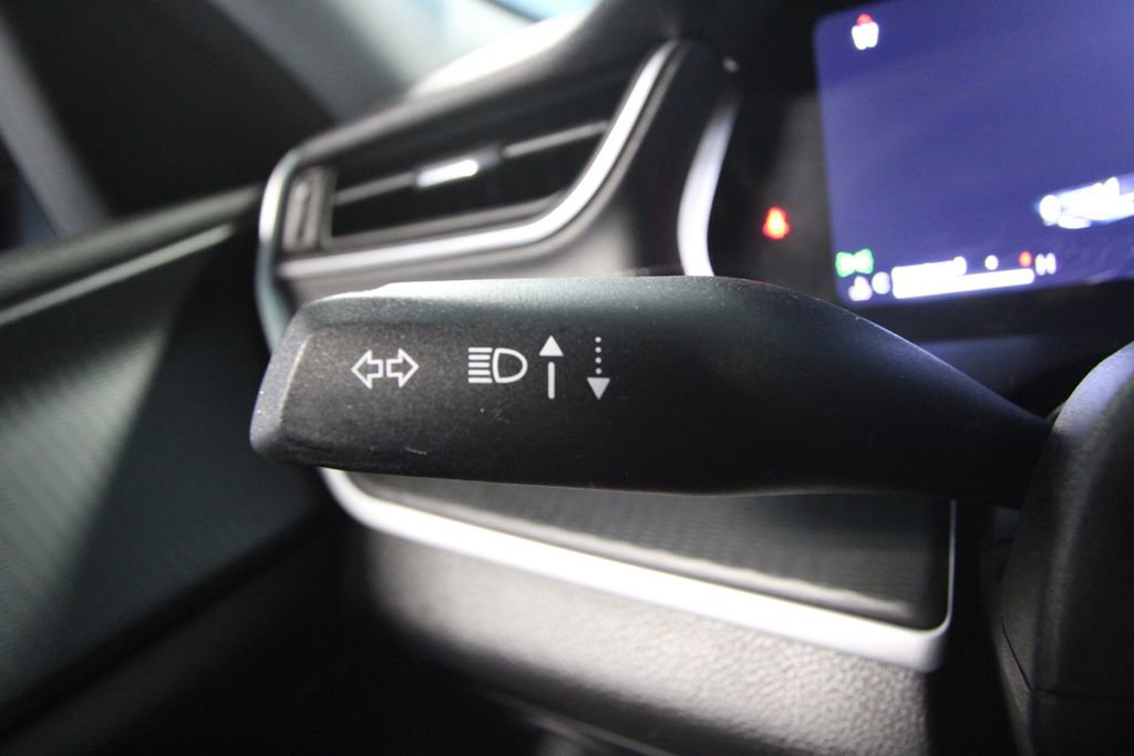 Used 2024 Jeep Grand Cherokee L Laredo image 12