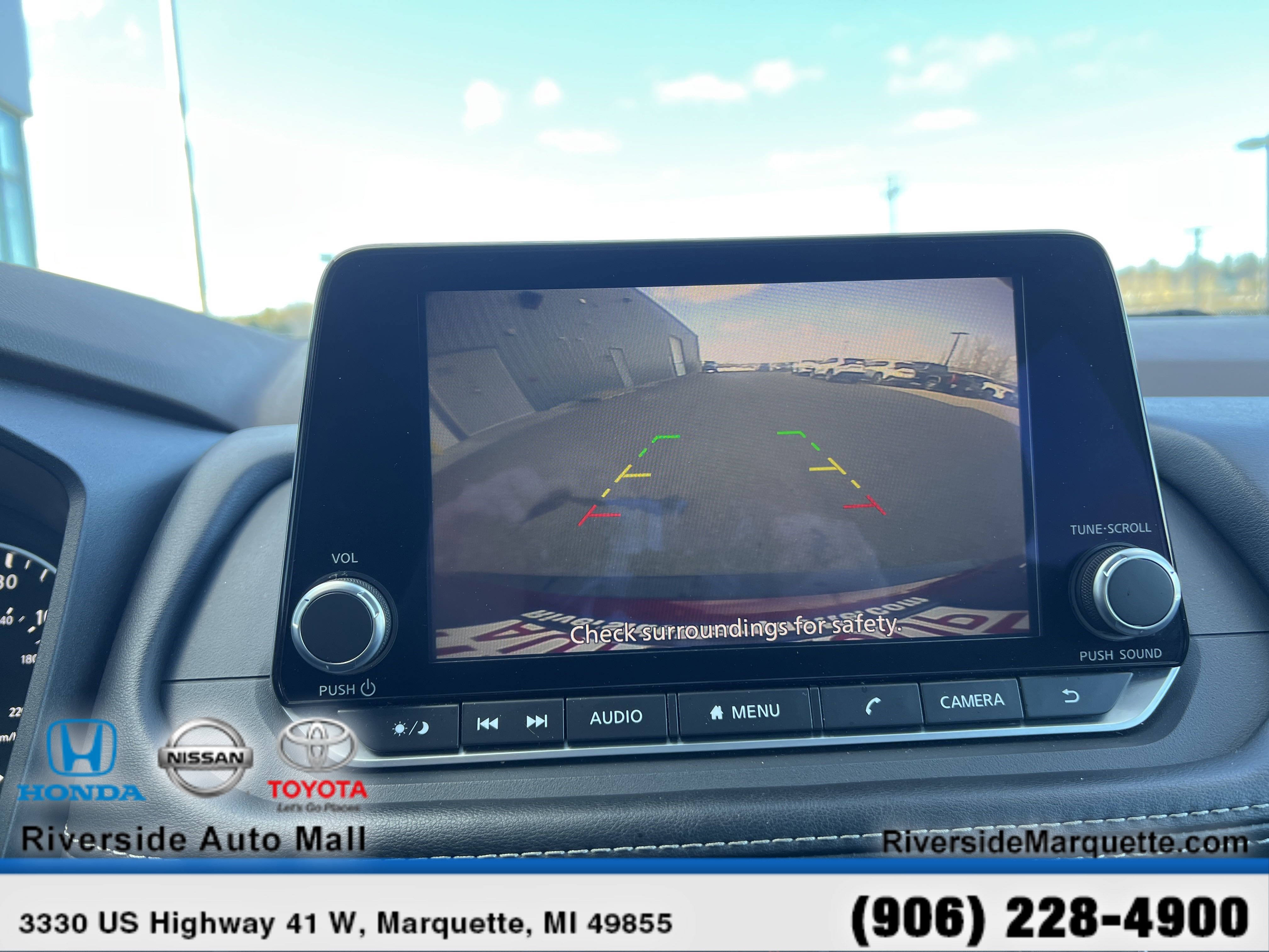 Used 2023 Nissan Rogue SV image 13