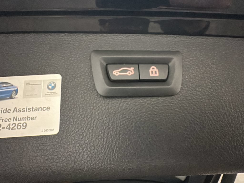 Used 2017 BMW 330i xDrive Wagon AWD/4WD image 20