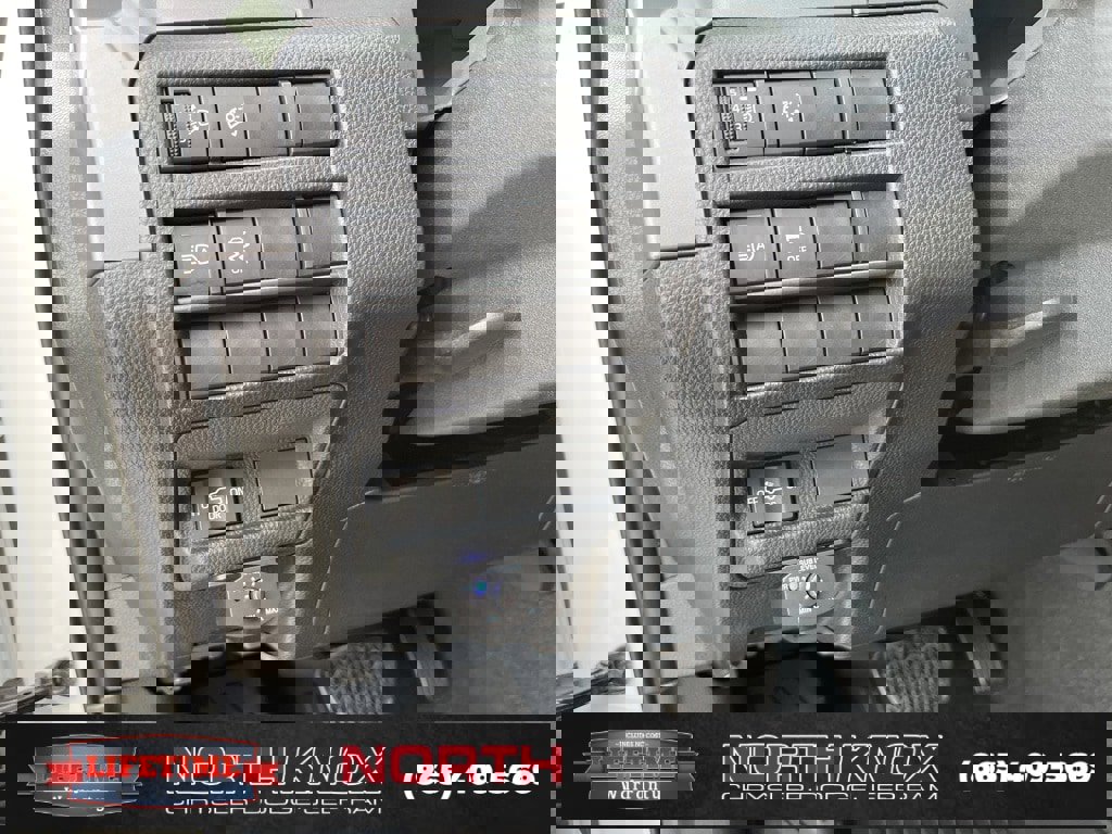 Used 2024 Toyota Tacoma TRD Off-Road image 7