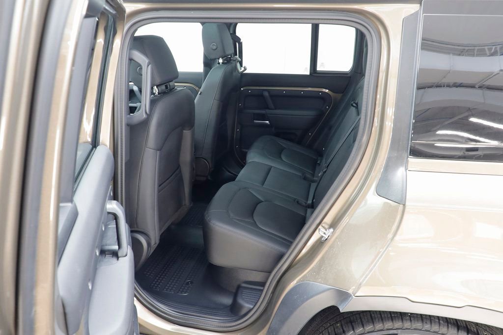 Used 2025 Land Rover Defender 110 S image 14
