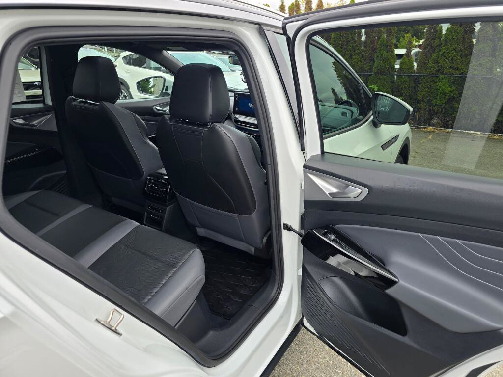 Used 2023 Volkswagen ID.4 Pro S Plus AWD/4WD image 13