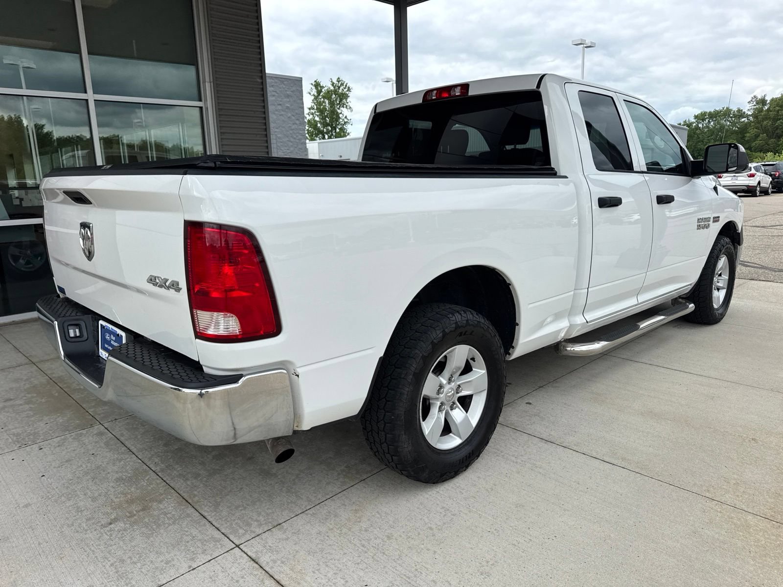 Used 2018 RAM 1500 ST w/ SXT Appearance Group AWD/4WD image 8