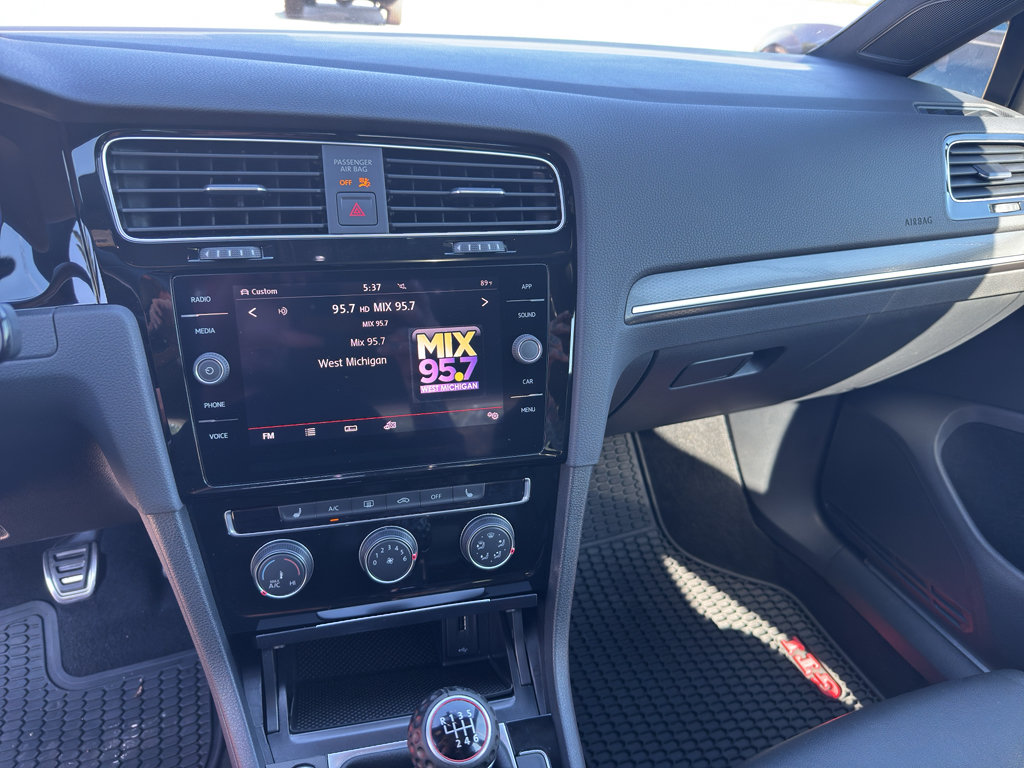 Used 2019 Volkswagen GTI SE FWD image 20