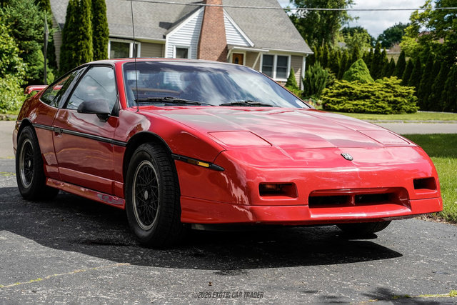 Used 1988 Pontiac Fiero GT RWD image 12