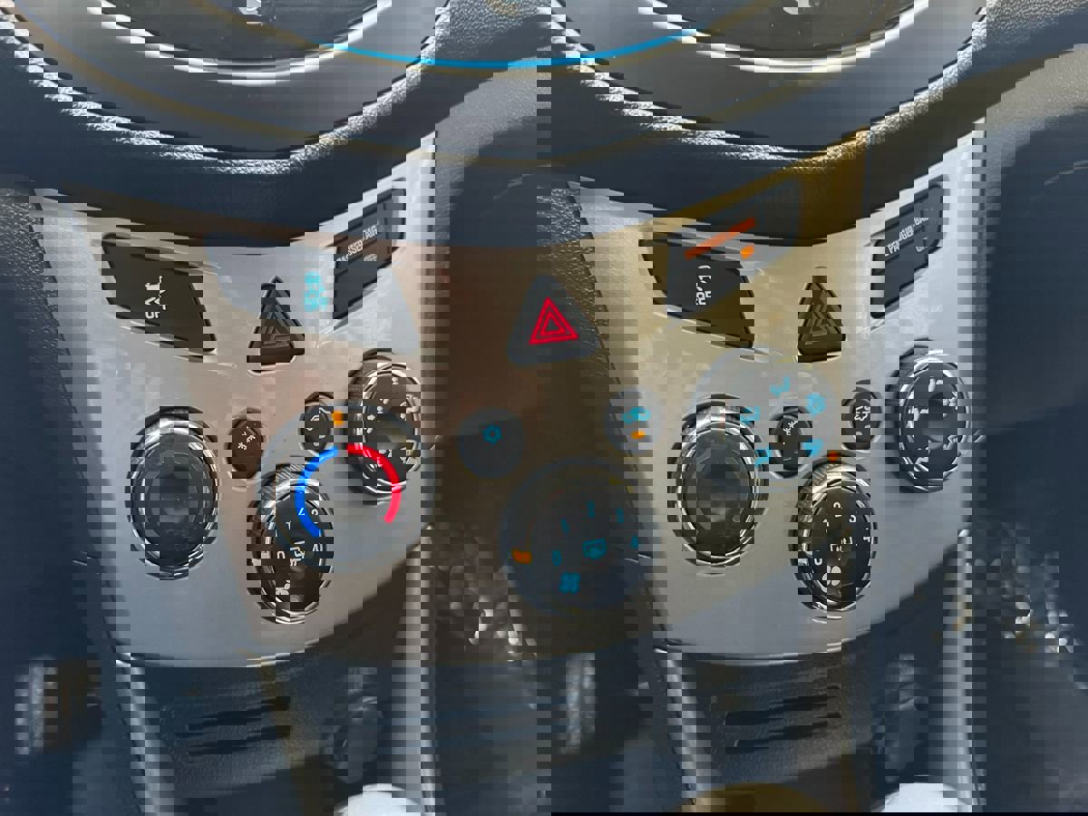 Used 2015 Chevrolet Trax LT FWD image 28