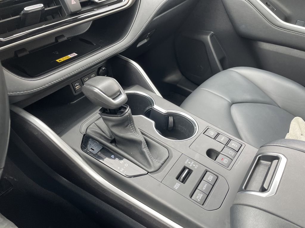 Used 2023 Toyota Highlander XLE image 20