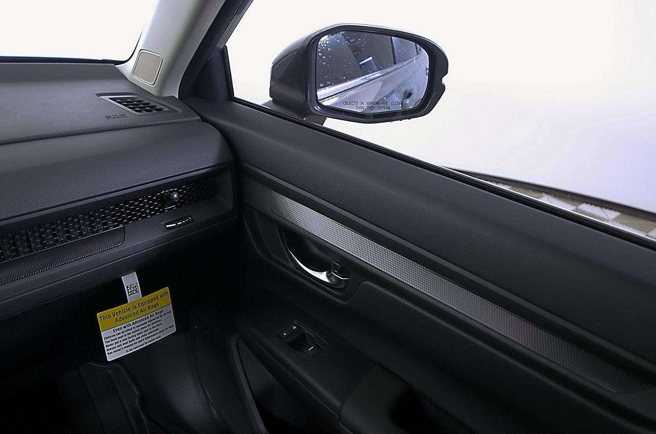 Used 2025 Honda CR-V EX image 18