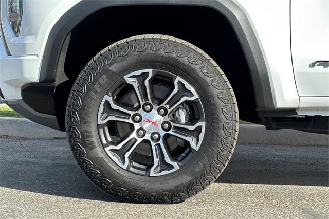 Used 2025 GMC Canyon AT4 image 23