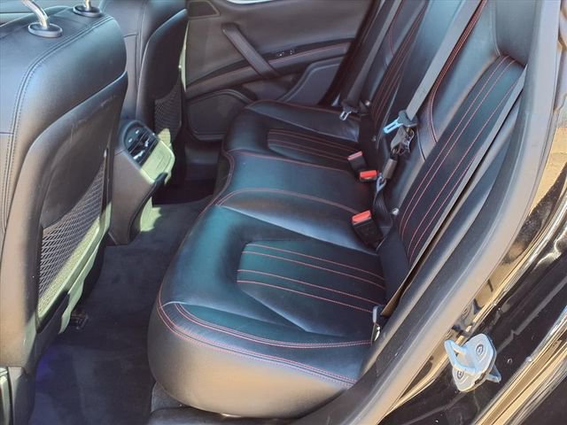 Used 2018 Maserati Ghibli GranLusso image 11