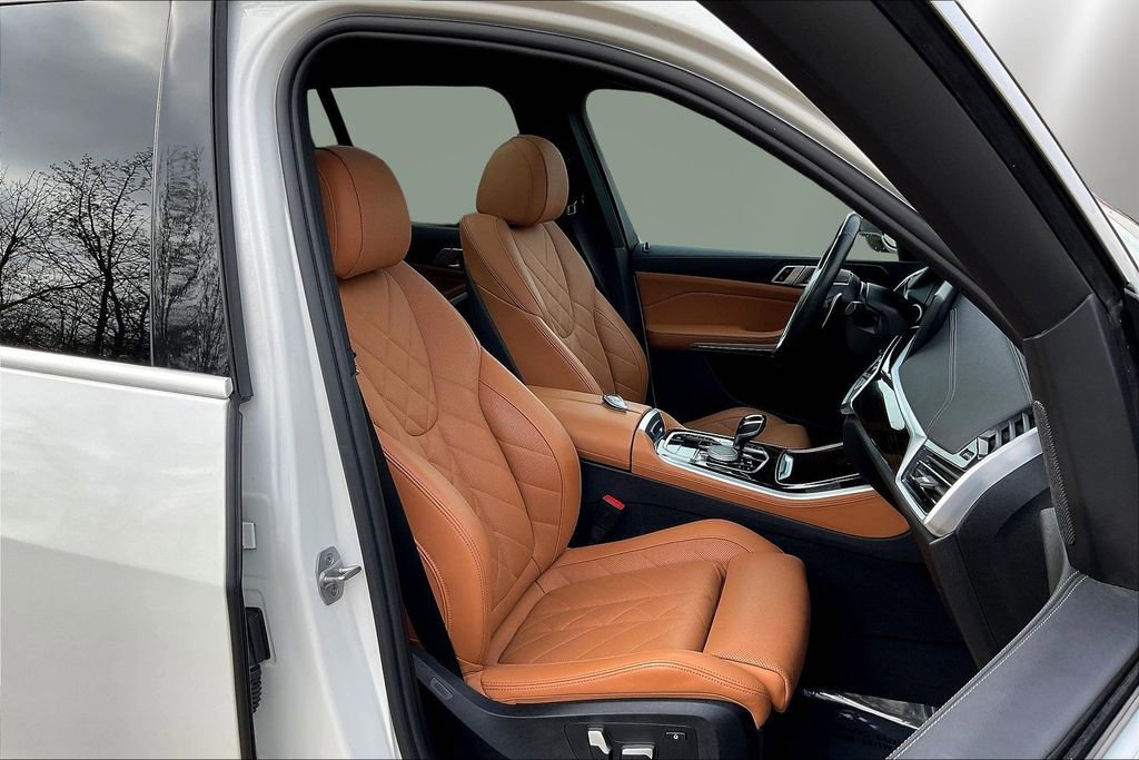 Used 2023 BMW X5 xDrive40i w/ Parking Assistance Package image 29