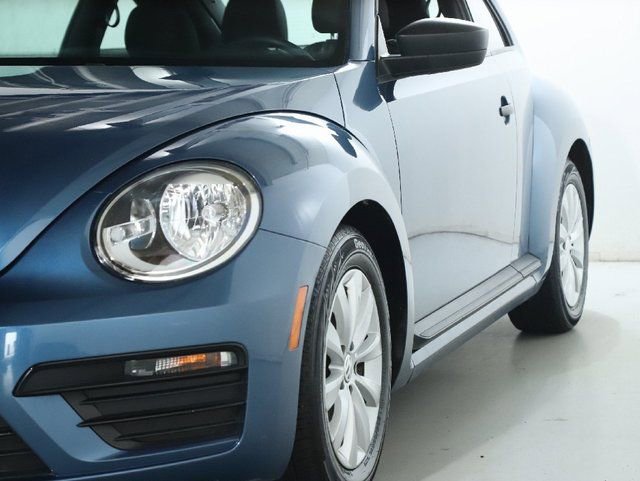 Used 2018 Volkswagen Beetle 2.0T S FWD image 4