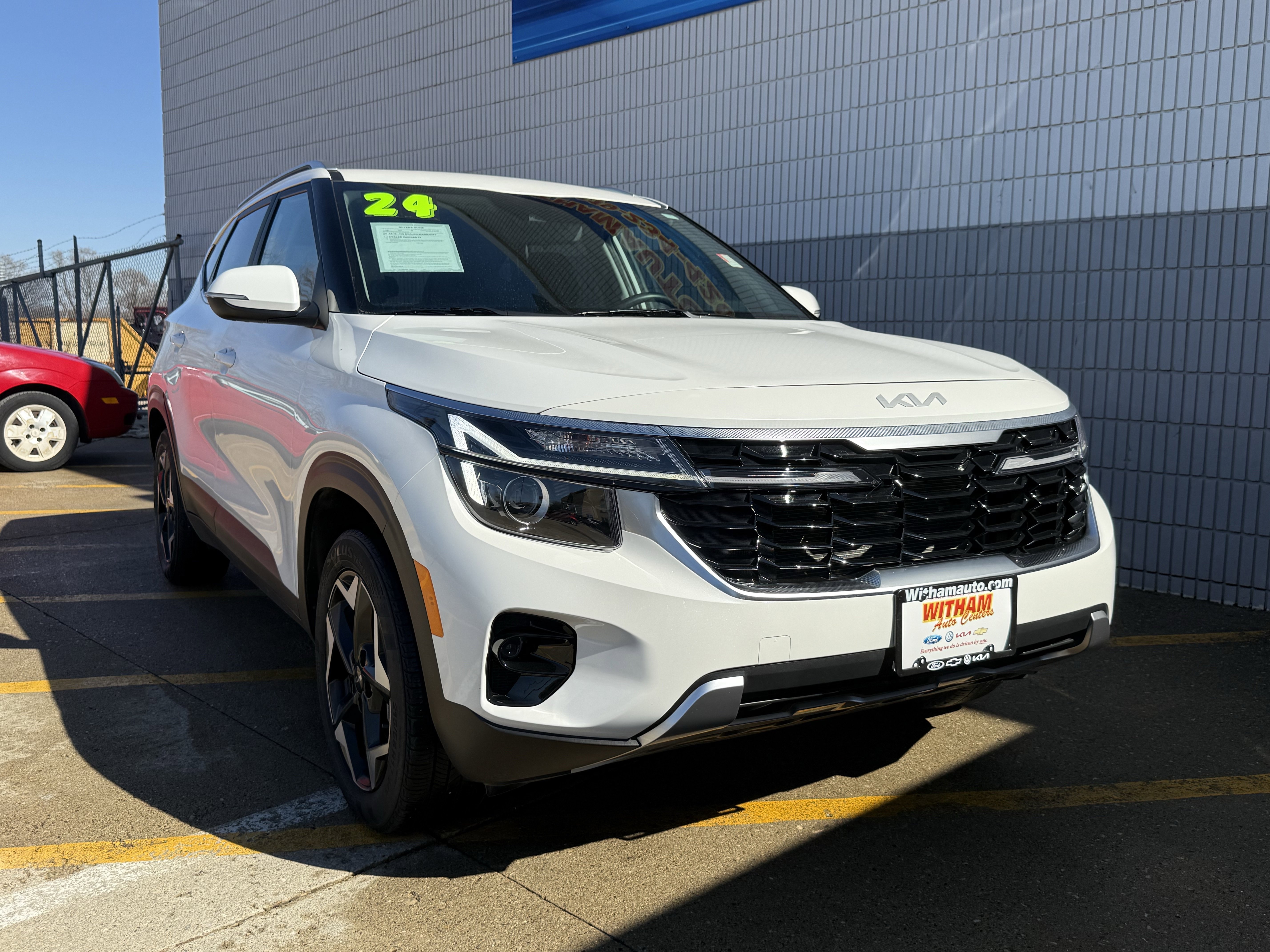 Used 2024 Kia Seltos EX image 2