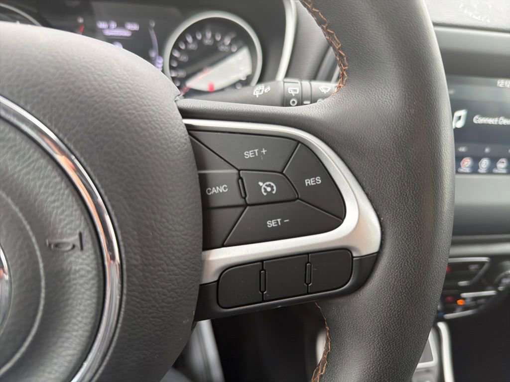 Certified 2021 Jeep Compass Latitude image 25