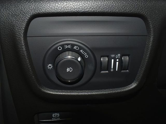 Used 2024 Jeep Grand Cherokee L Limited w/ Luxury Tech Group II image 17