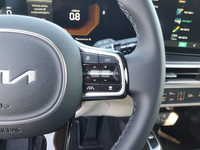 Certified 2025 Kia Sorento S w/ Panoramic Sunroof Package FWD image 17