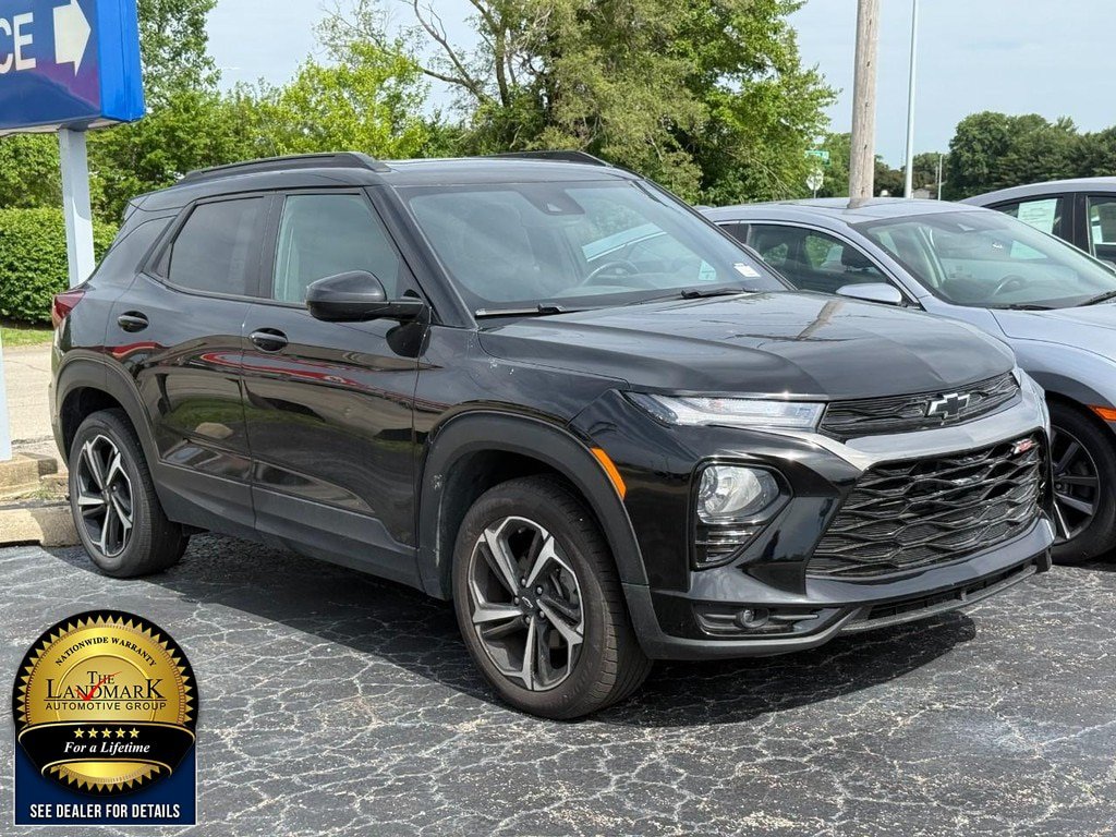 Used 2021 Chevrolet TrailBlazer RS w/ Sun and Liftgate Package AWD/4WD image 2