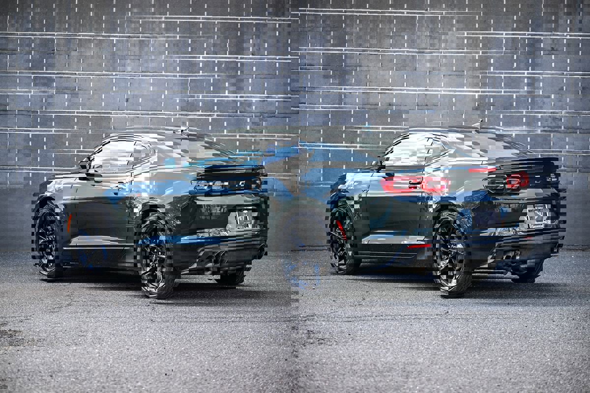 Used 2020 Chevrolet Camaro LT RWD image 4