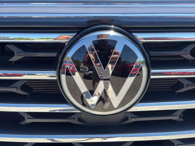 Certified 2025 Volkswagen Atlas SE image 11