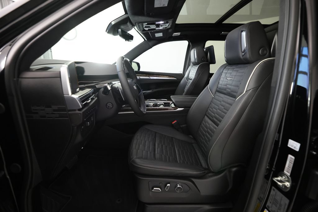 Used 2026 Cadillac Escalade Platinum Sport w/ LPO, ONYX Package AWD/4WD image 17