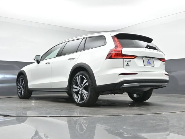 New 2026 Volvo V60 B5 Cross Country Plus w/ Climate Package AWD/4WD image 42