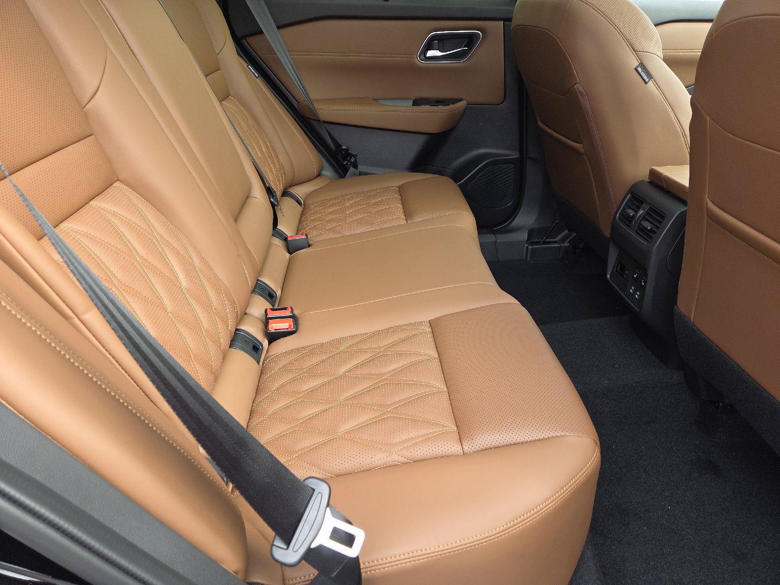 New 2026 Nissan Rogue Platinum w/ Platinum Premium Package AWD/4WD image 32