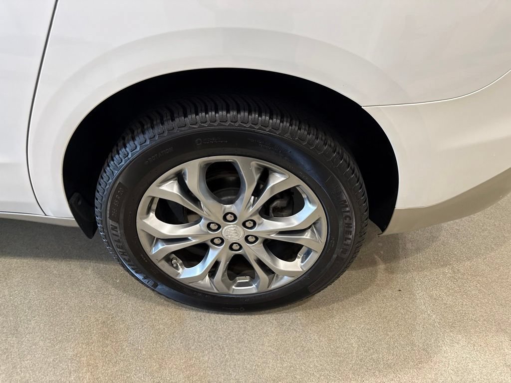 Used 2018 Buick Enclave Avenir w/ Avenir Technology Package AWD/4WD image 10
