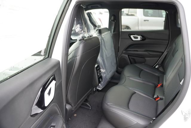 New 2026 Jeep Compass Latitude image 11
