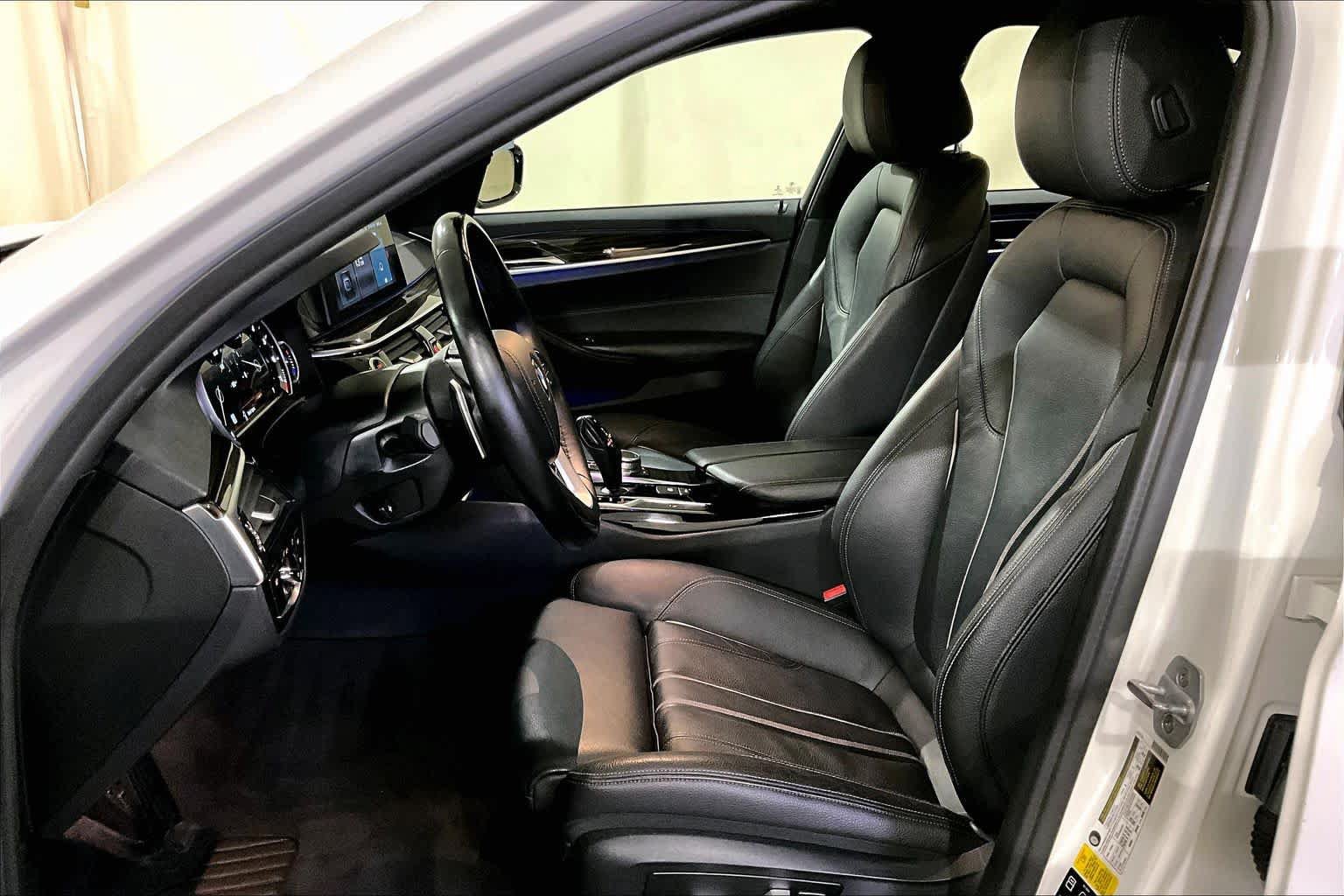 Used 2018 BMW 530i xDrive w/ Premium Package AWD/4WD image 15