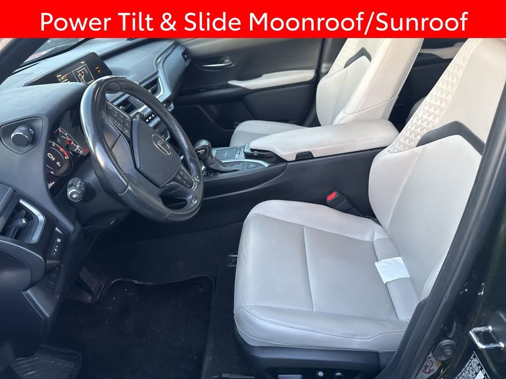 Used 2019 Lexus UX 200 image 5