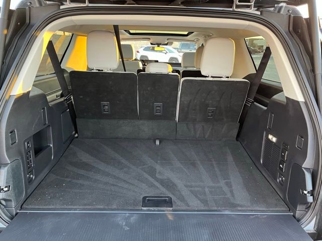 Used 2025 Ford Expedition Max Platinum image 11