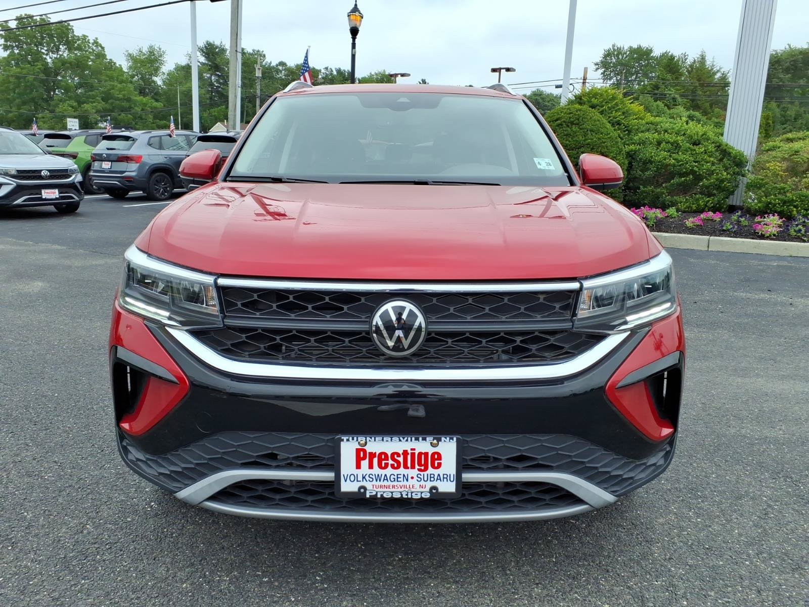 Certified 2023 Volkswagen Taos SE w/ Panoramic Sunroof Package AWD/4WD image 6