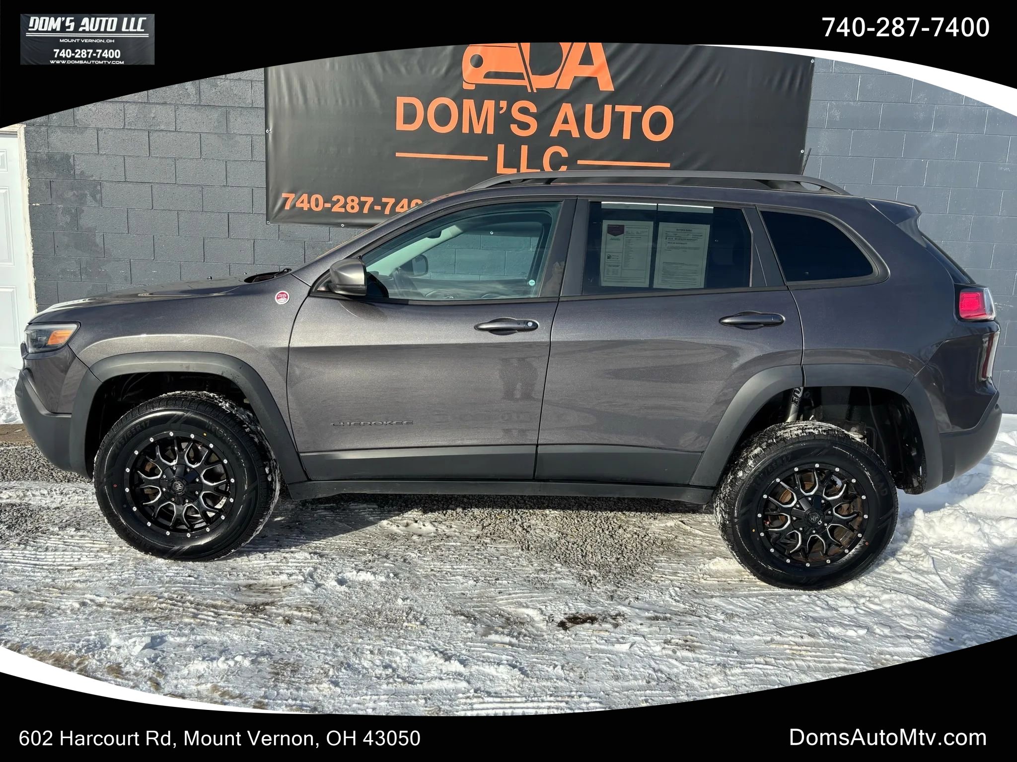 Used 2019 Jeep Cherokee Trailhawk image 1