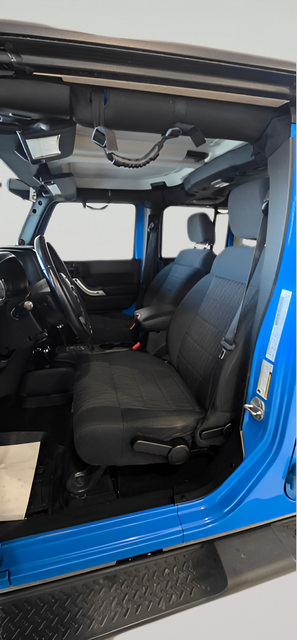 Used 2012 Jeep Wrangler Unlimited Sahara w/ Connectivity Group AWD/4WD image 13